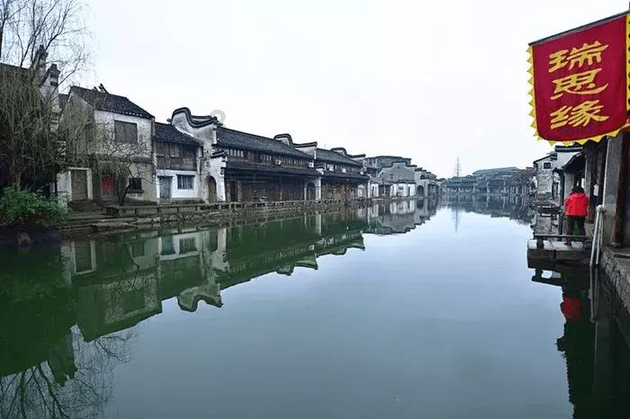 可爱吊带裙